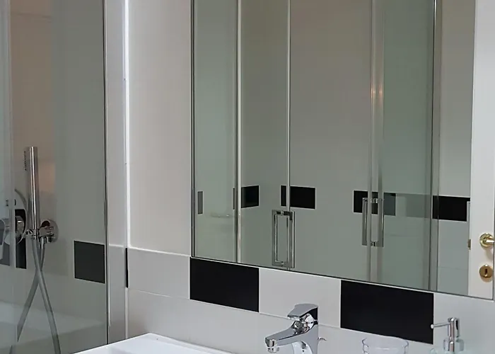 Hotel Residenza Le 6 A Trieste